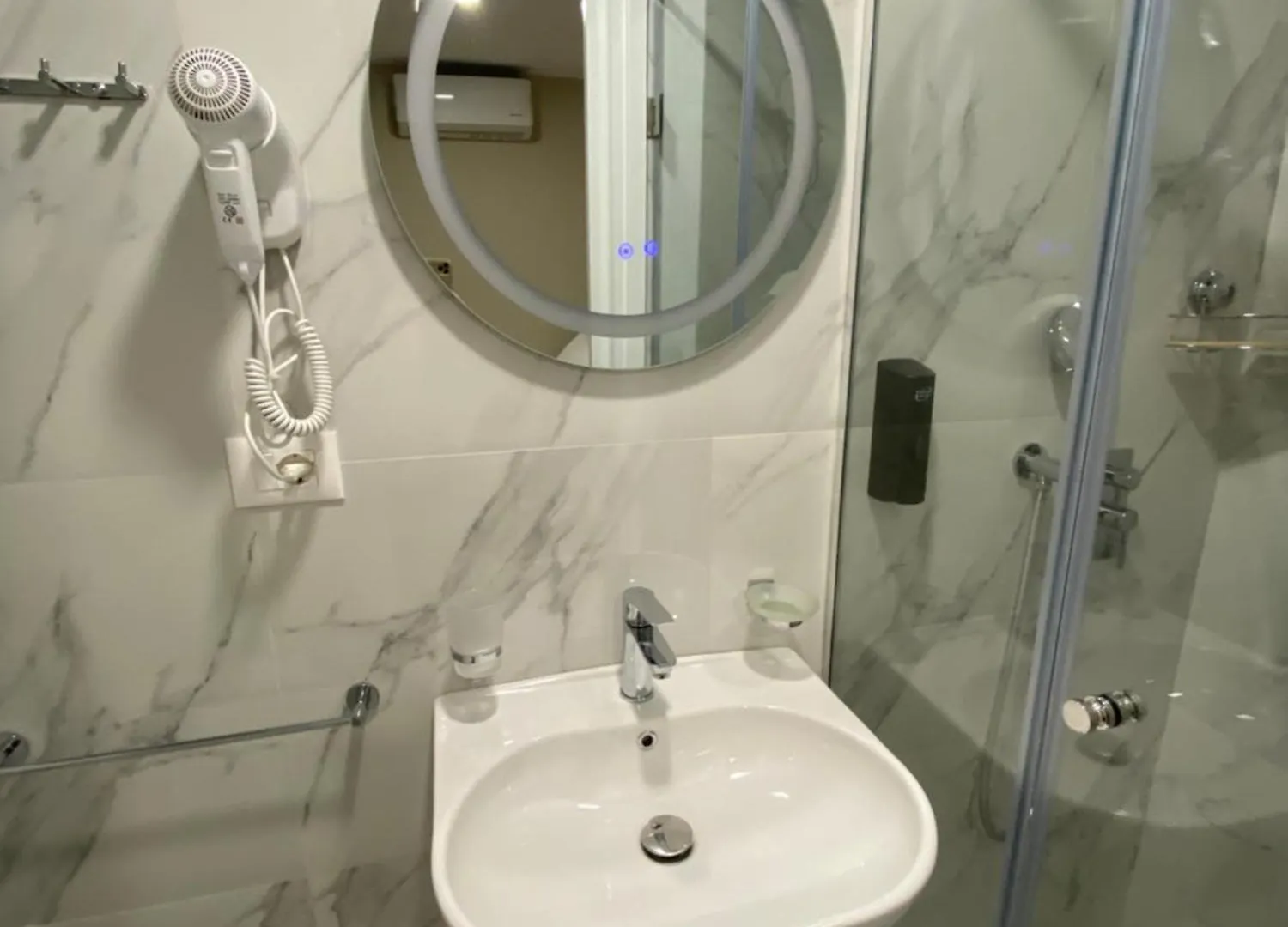 Tirana Hotel Petite Maison Hermes 3*,  Arnavutluk