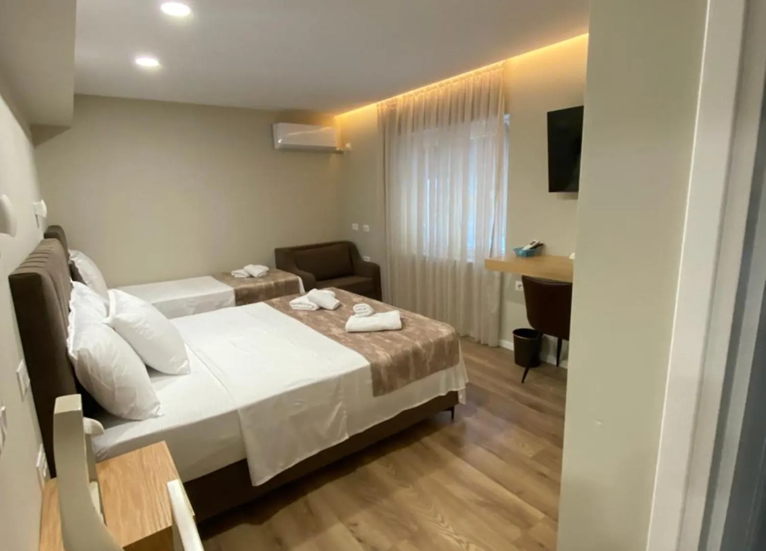 Tirana Hotel Petite Maison Hermes 3*,  Arnavutluk